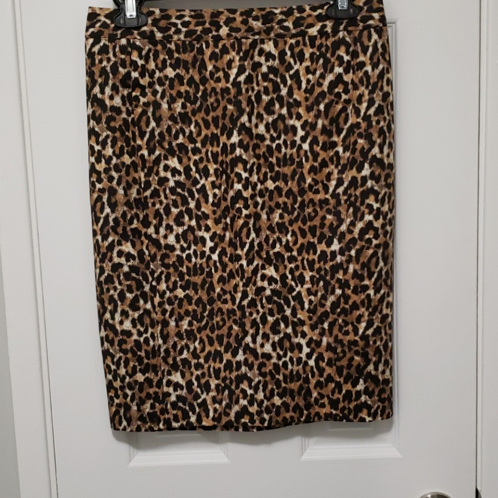 Leopard print pencil skirt